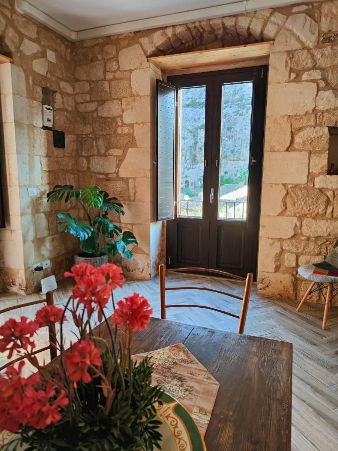 Petra Barocca Hotel Шикли Екстериор снимка