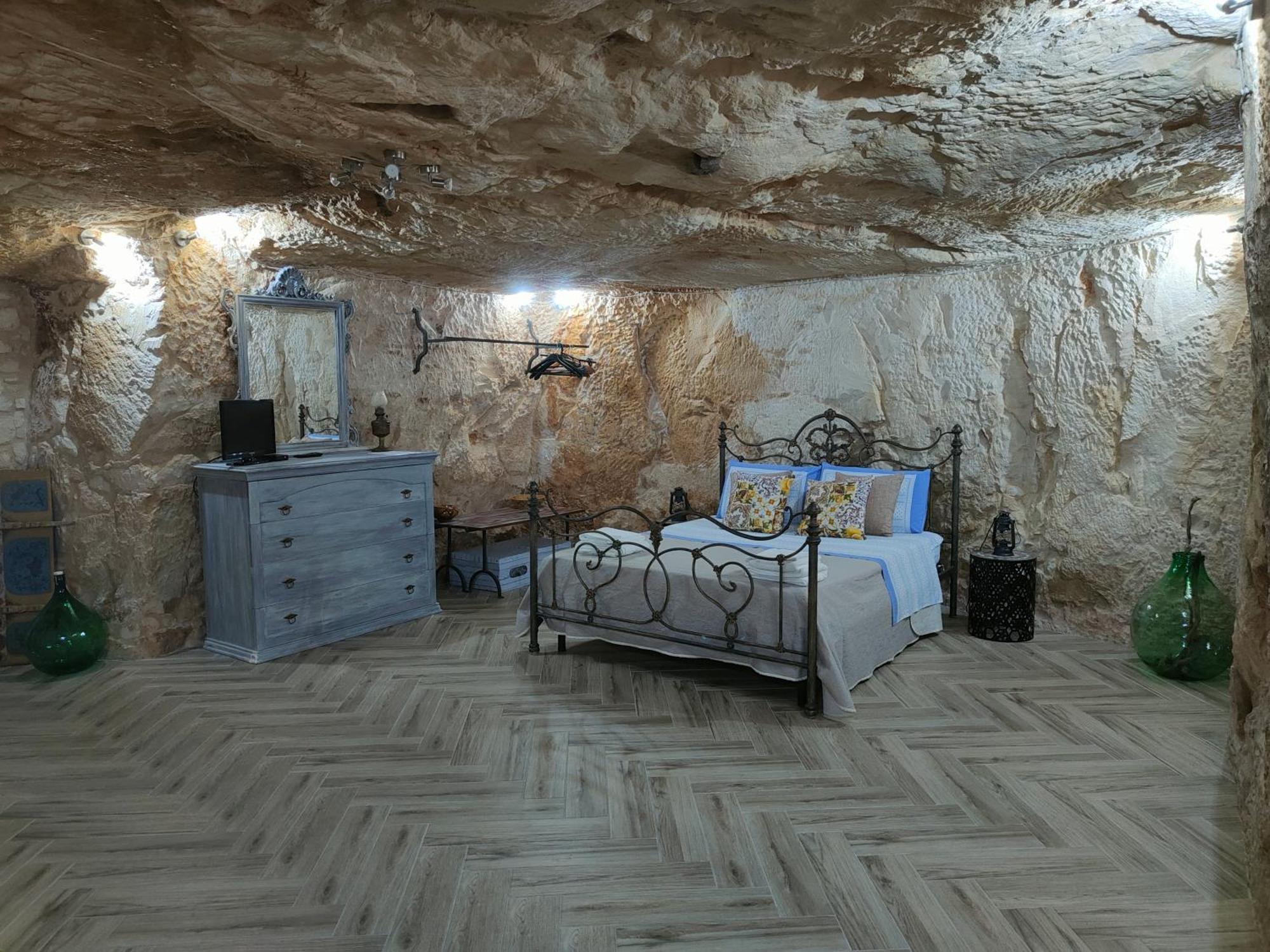 Petra Barocca Hotel Шикли Екстериор снимка